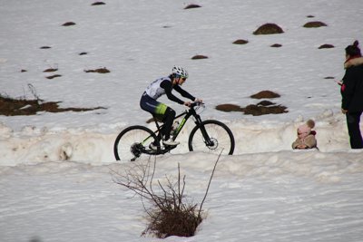 El Valle de Ansó acoge el Campeonato de España de Triatlón de Invierno 2022