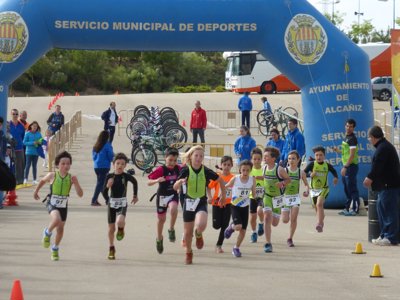 En Motorland se decidieron los títulos autonómicos de duatlón escolar