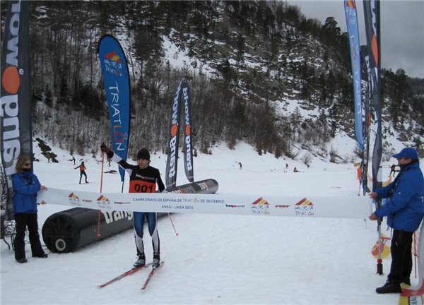 Víctor Lobo decimocuarto y Mónica Sáez decimoquinta en el Campeonato del Mundo del Triatlón de Invierno